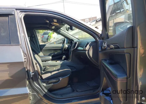 2017 Jeep Grand Cherokee Laredo z USA, uszkodzony, nr VIN 1C4RJFAG8HC620334